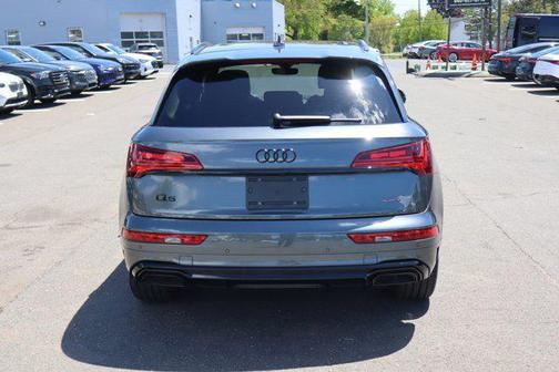 Daytona Gray Pearl Effect 2024 Audi Q5 55 S line Prestige