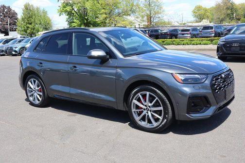 Daytona Gray Pearl Effect 2024 Audi Q5 55 S line Prestige