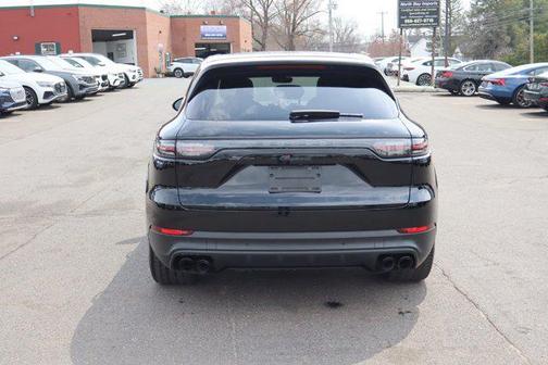 Black 2022 Porsche Cayenne Cayenne E-Hybrid Platinum Edition