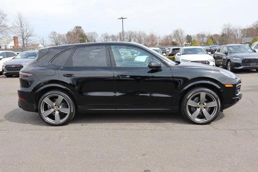 Black 2022 Porsche Cayenne Cayenne E-Hybrid Platinum Edition