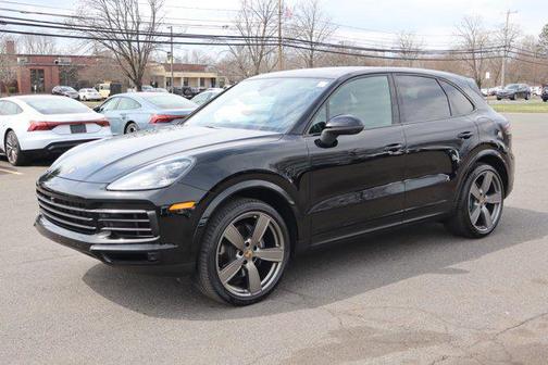 Black 2022 Porsche Cayenne Cayenne E-Hybrid Platinum Edition