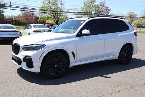 2021 BMW X5 M50i