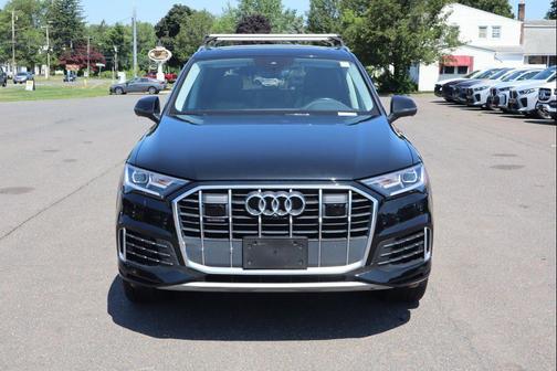 Mythos Black Metallic 2022 Audi Q7 55 Premium Plus