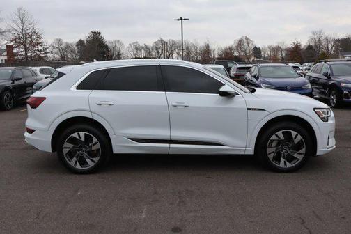 2021 Audi e-tron Premium