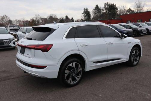 2021 Audi e-tron Premium