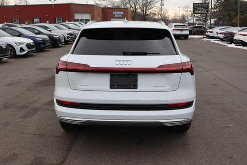 2021 Audi e-tron Premium