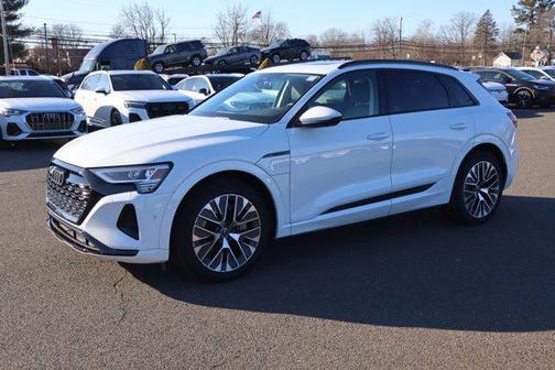 2024 Audi Q8 e-tron Premium Plus