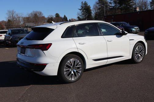 2024 Audi Q8 e-tron Premium Plus