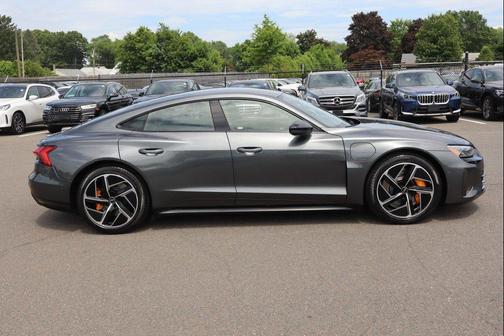 Daytona Gray Pearl Effect 2023 Audi RS e-tron GT quattro