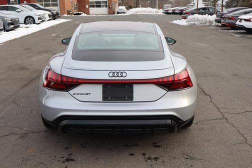 2022 Audi e-tron GT Premium Plus