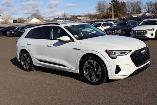 2022 Audi e-tron Premium