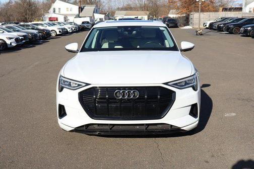 2022 Audi e-tron Premium