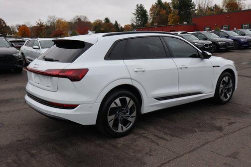 2021 Audi e-tron Premium