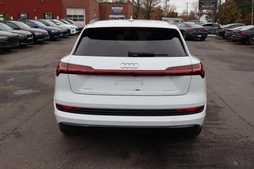 2021 Audi e-tron Premium