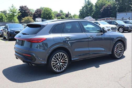 Tambora Gray Metallic 2025 Audi SQ5 3.0T Premium Plus