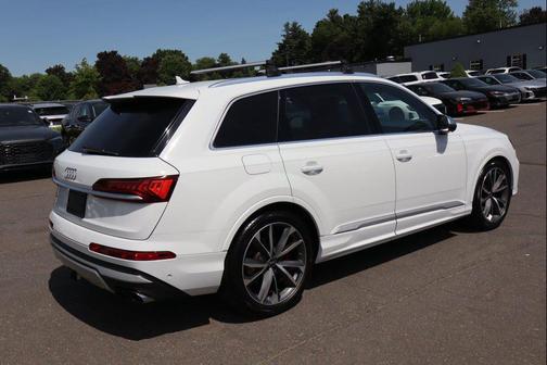 Glacier White Metallic 2022 Audi SQ7 4.0T Prestige