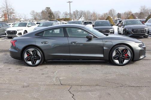 2022 Audi RS e-tron GT quattro