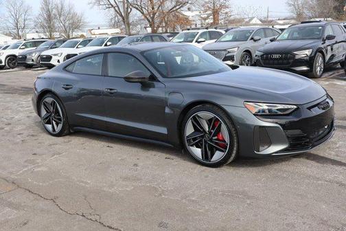 2022 Audi RS e-tron GT quattro