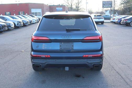 2025 Audi Q7 55 Premium Plus