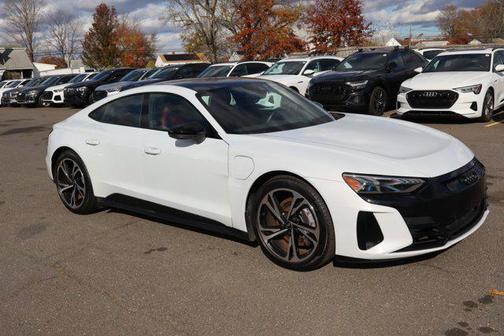 2022 Audi e-tron GT Premium Plus