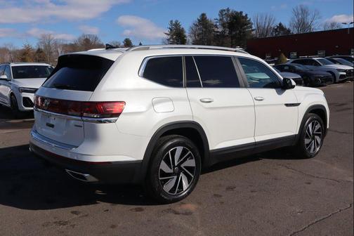 Opal White Pearl 2024 Volkswagen Atlas 2.0T SEL
