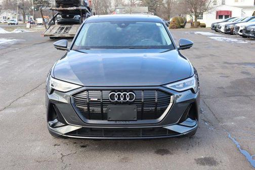 2022 Audi e-tron Sportback S line Premium