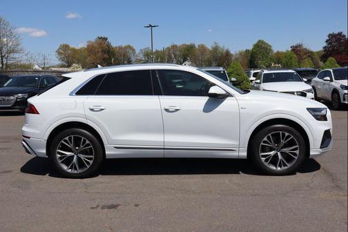 Glacier White Metallic 2021 Audi Q8 55 Premium Plus