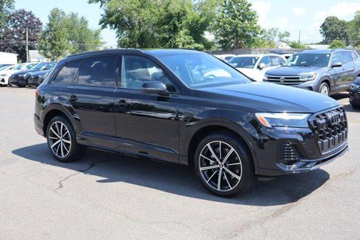 2025 Audi Q7 45 Premium Plus