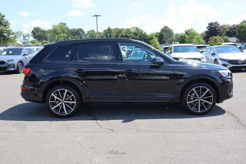 2025 Audi Q7 45 Premium Plus