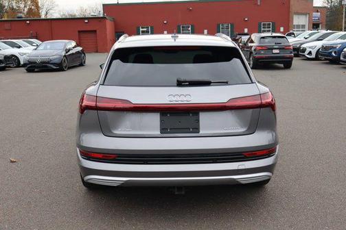 2021 Audi e-tron Premium