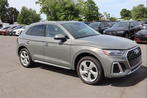 Chronos Gray Metallic 2025 Audi Q5 45 S line Premium Plus