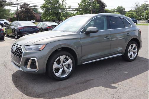 Chronos Gray Metallic 2025 Audi Q5 45 S line Premium Plus