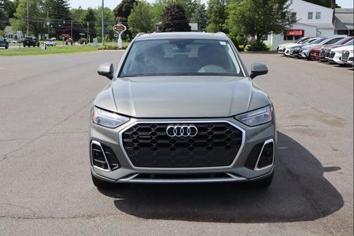 Chronos Gray Metallic 2025 Audi Q5 45 S line Premium Plus