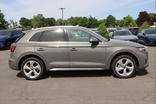 Chronos Gray Metallic 2025 Audi Q5 45 S line Premium Plus