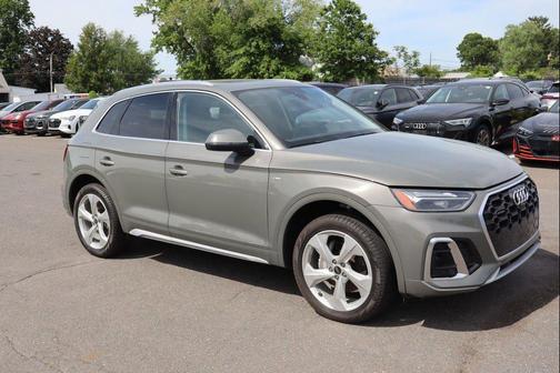Chronos Gray Metallic 2025 Audi Q5 45 S line Premium Plus