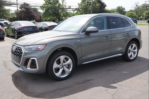 Chronos Gray Metallic 2025 Audi Q5 45 S line Premium Plus