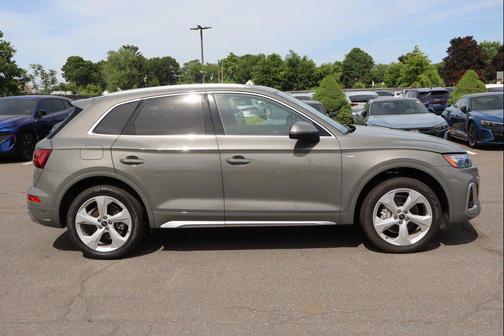 Chronos Gray Metallic 2025 Audi Q5 45 S line Premium Plus
