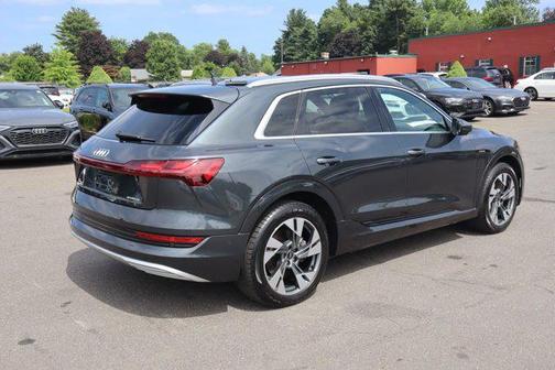 2021 Audi e-tron Premium Plus
