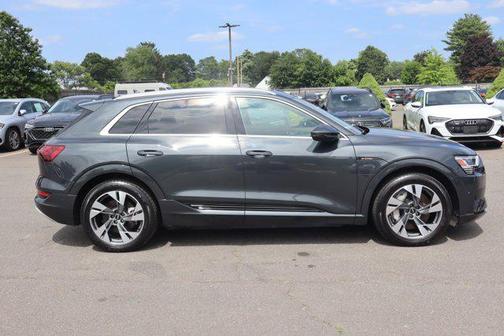 2021 Audi e-tron Premium Plus