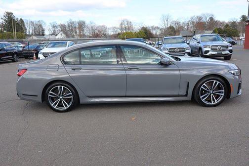 2022 BMW 750 i xDrive