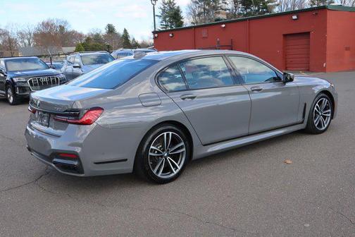 2022 BMW 750 i xDrive