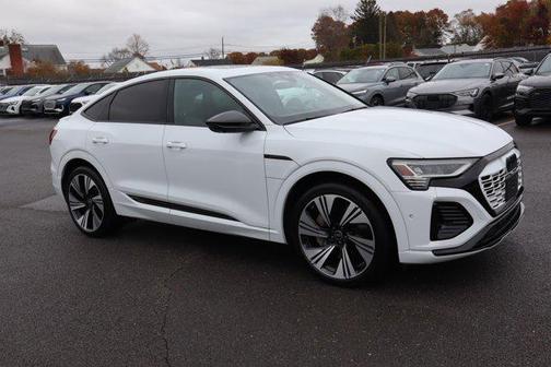 2024 Audi Q8 e-tron Prestige