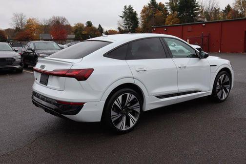 2024 Audi Q8 e-tron Prestige