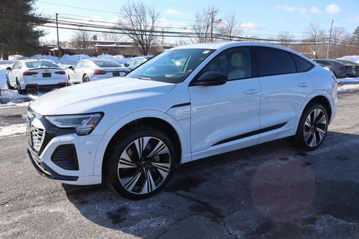 2024 Audi Q8 e-tron Prestige