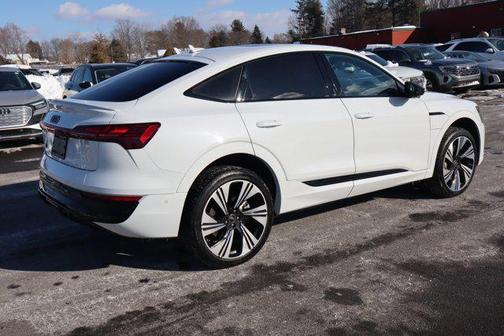 2024 Audi Q8 e-tron Prestige