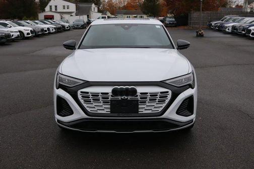2024 Audi Q8 e-tron Prestige