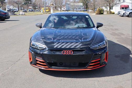 Mythos Black Metallic 2023 Audi RS e-tron GT quattro