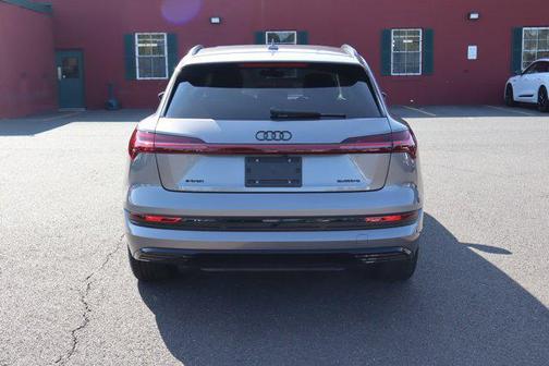 2021 Audi e-tron Premium