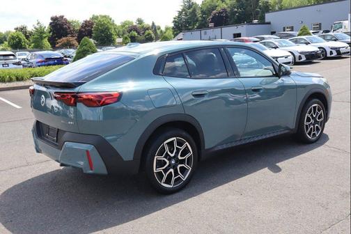 Cape York Green Metallic 2025 BMW X2 xDrive28i