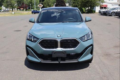 Cape York Green Metallic 2025 BMW X2 xDrive28i